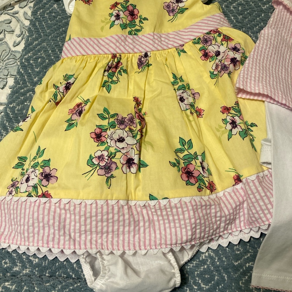 BUNDLE OF BABY GIRLS OUTFITS- Size 6-9 months. - Picture 9 of 13
